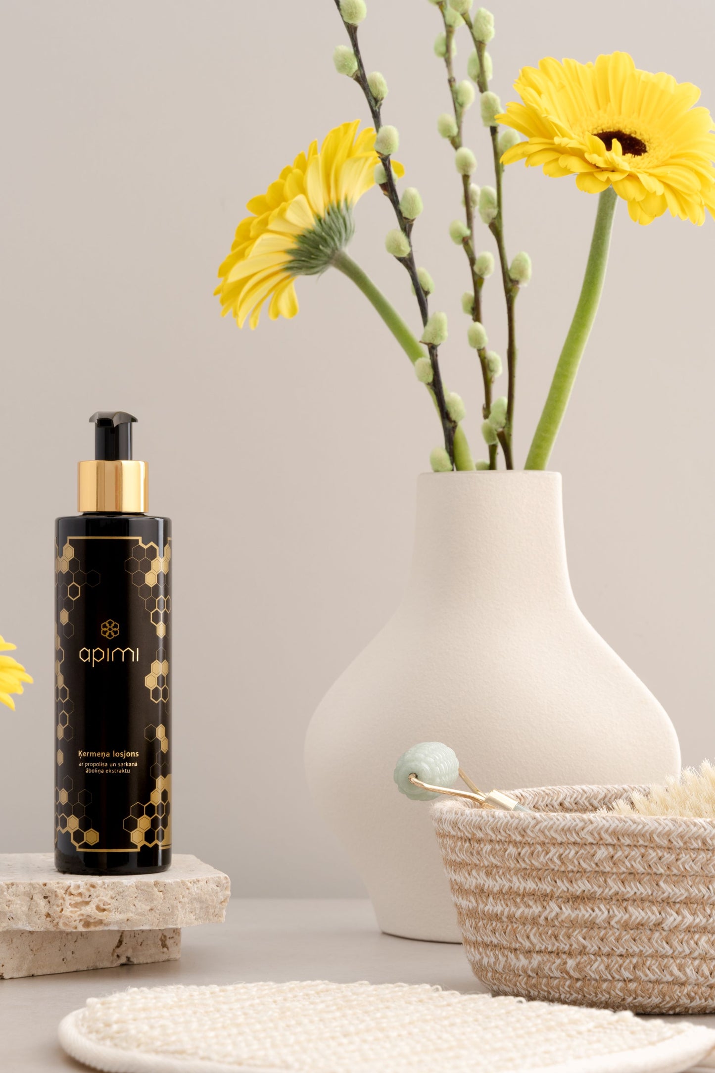 Apimi Body Lotion with Red Clover Extract-200Ml